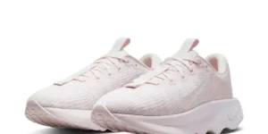 WMNS NIKE MOTIVA DV1238-601 $71.24