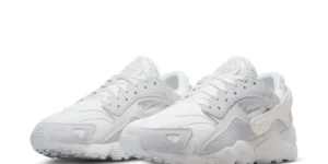 NIKE AIR HUARACHE DZ3306-100 $83.99