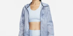 W NK TRAIL REPEL JKT FN6853-440 $52.33